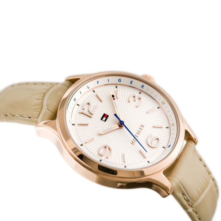 ساعة تومي هيلفيجر جلد حريمي أوريجينال بيج بتصميم أنيق