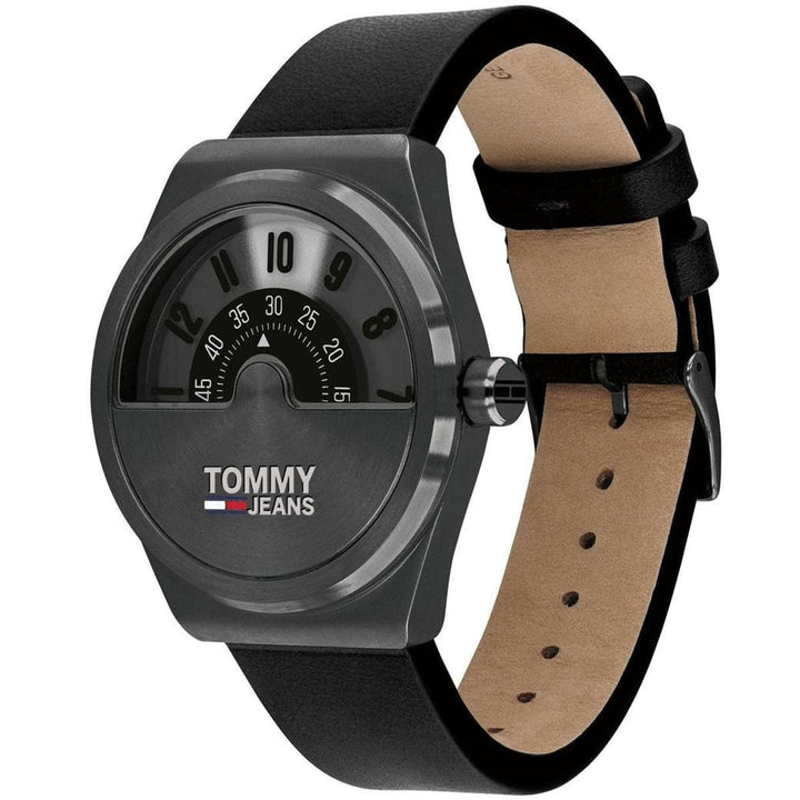 ساعة رجالي تومي هيلفيجر أصلية بتصميم مميز لون أسود
