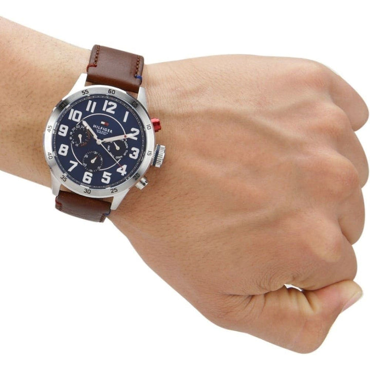 ساعة تومي هيلفيجر رجالي أصلية جلد طبيعي